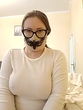 ShyPampBlondie online show from 10.11.25