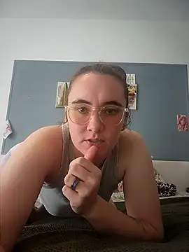 Snapshot of AndHerXO chatting on 02.13.26 AndHerXO online show from 02.13.26