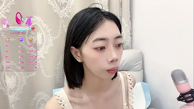 Snapshot of tuantuanle chatting on 10.26.25 tuantuanle online show from 10.26.25