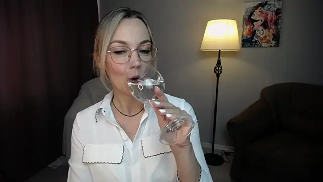 Ava Elior online show from 10.08.25