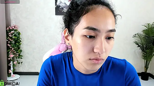 FlirtyAura online show from 10.12.25