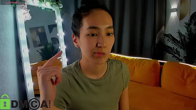 FlirtyAura online show from 04.01.26