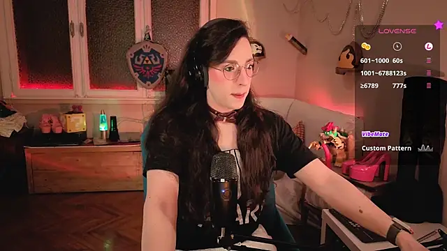 Snapshot of Zesty_Peach chatting on 06.23.26 Zesty Peach online show from 06.23.26