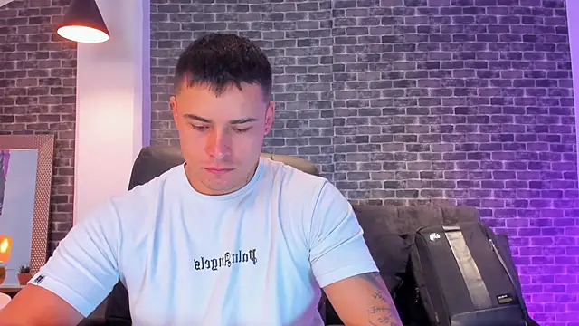 connorsmiith online show from 09.29.25