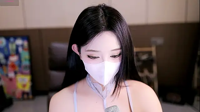 Snapshot of yaya_1888 chatting on 10.18.25 yaya 1888 online show from 10.18.25