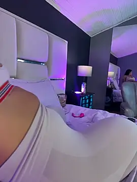 Snapshot of BellaFernandez__ chatting on 02.28.26 BellaFernandez online show from 02.28.26