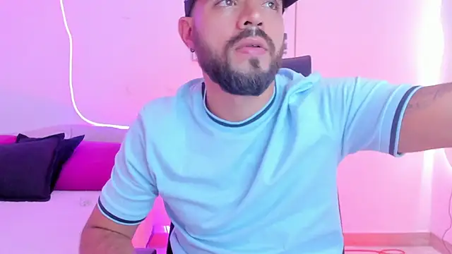 Snapshot of Maximo_Di_Santi chatting on 10.16.25 Maximo Di Santi online show from 10.16.25