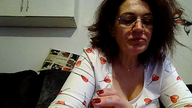 RubyyRosee online show from 01.12.26