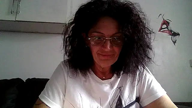 RubyyRosee online show from 07.04.26