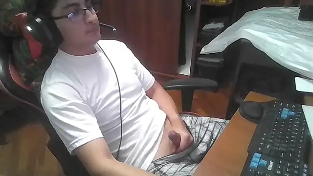 Snapshot of SVGUSSV chatting on 10.23.25 SVGUSSV online show from 10.23.25