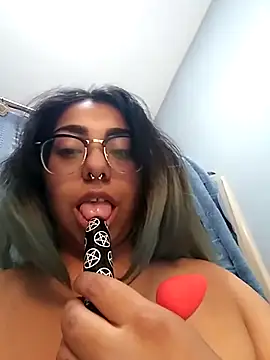 Lovelyrainn online show from 09.19.25
