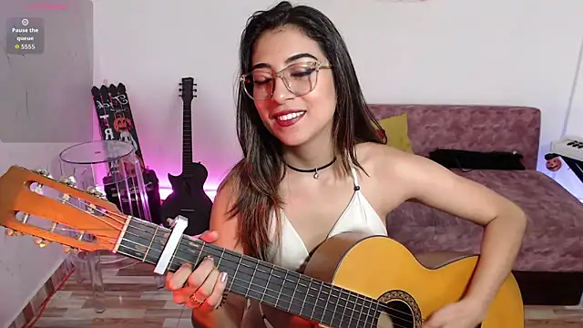 Susanahendrix online show from 10.17.25