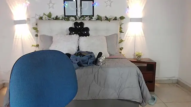 Megan 05  online show from 02.15.26