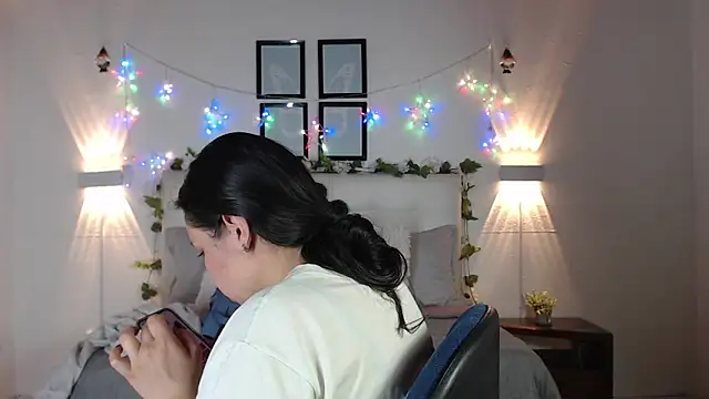 Megan 05  online show from 03.16.26