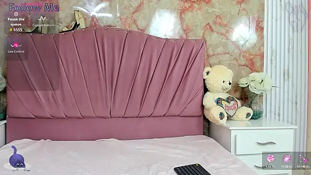 Snapshot of KatySweetas chatting on 09.13.25 KatySweetas online show from 09.13.25