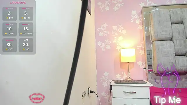 Snapshot of KatySweetas chatting on 10.08.25 KatySweetas online show from 10.08.25