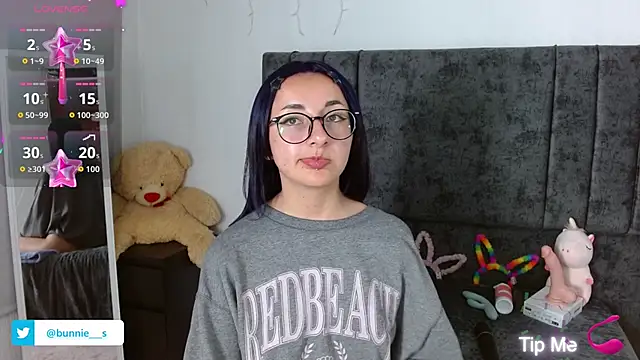 Snapshot of Littlee_Bunny_ chatting on 09.24.25 Littlee Bunny online show from 09.24.25