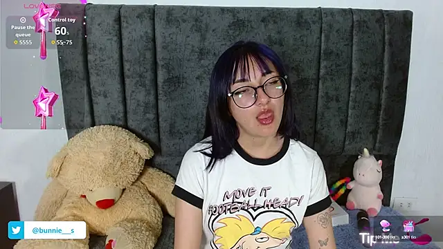 Snapshot of Littlee_Bunny_ chatting on 10.02.25 Littlee Bunny online show from 10.02.25