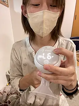 Snapshot of usako_2025 chatting on 12.05.25 usako 2025 online show from 12.05.25