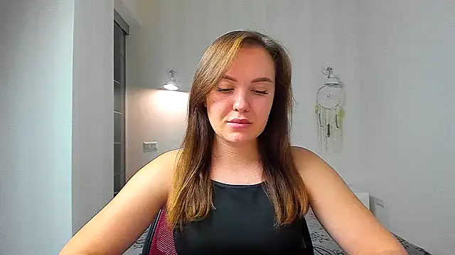 EmmaNorman online show from 09.14.25