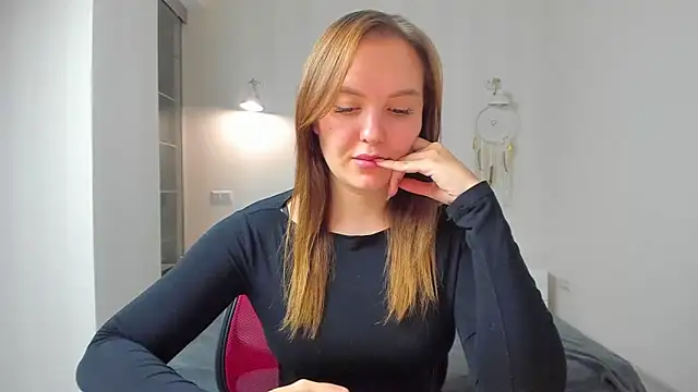 EmmaNorman online show from 09.30.25