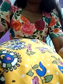 Snapshot of Naina_04 chatting on 10.06.25 Naina 04 online show from 10.06.25