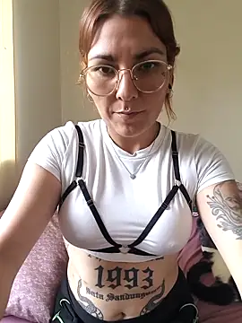 Snapshot of xjuanaxmaldadxxx chatting on 11.20.25 xjuanaxmaldadxxx online show from 11.20.25