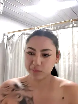 Snapshot of Megara_25 chatting on 10.25.25 Megara 25 online show from 10.25.25