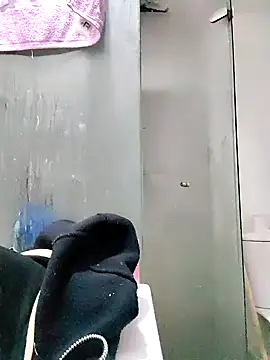 Snapshot of Megara_25 chatting on 10.28.25 Megara 25 online show from 10.28.25