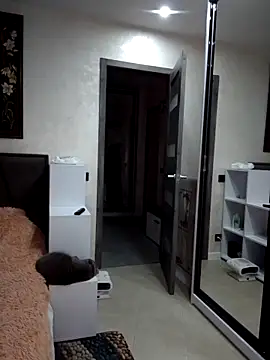 KissMiSveet online show from 10.21.25