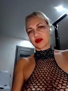 KissMiSveet online show from 10.31.25