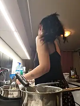 Alexandra knight online show from 09.30.25