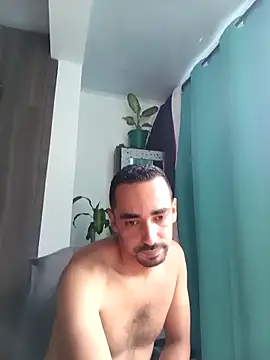 stivenlujan69 online show from 12.18.25