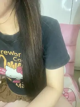 Snapshot of RubyBerry chatting on 10.10.25 RubyBerry online show from 10.10.25