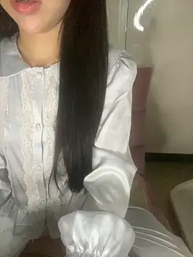 Snapshot of RubyBerry chatting on 10.24.25 RubyBerry online show from 10.24.25