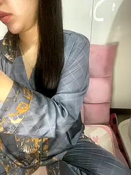 Snapshot of RubyBerry chatting on 11.08.25 RubyBerry online show from 11.08.25