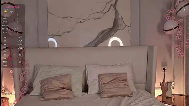 AdoraCortes online show from 11.14.25