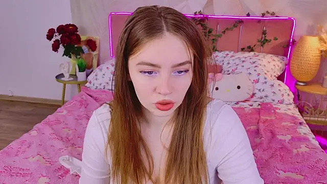 Moon  Bunny online show from 10.03.25