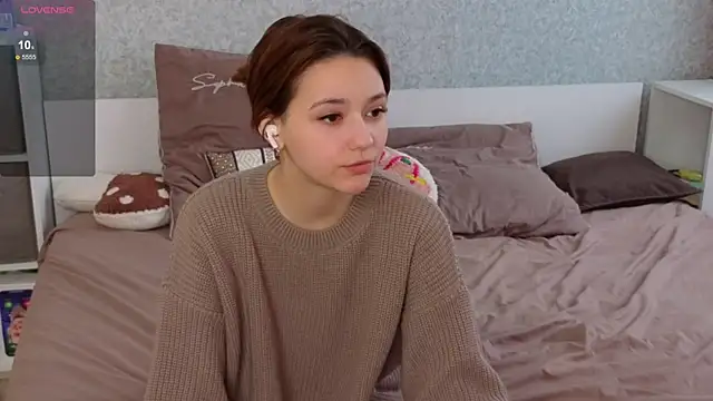 Snapshot of MiaSkyKiss chatting on 05.28.26 MiaSkyKiss online show from 05.28.26
