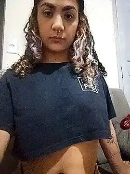 Snapshot of Camilla-23y chatting on 10.23.25 Camilla-23y online show from 10.23.25