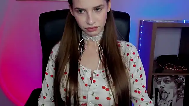 LuxMaya online show from 11.12.25