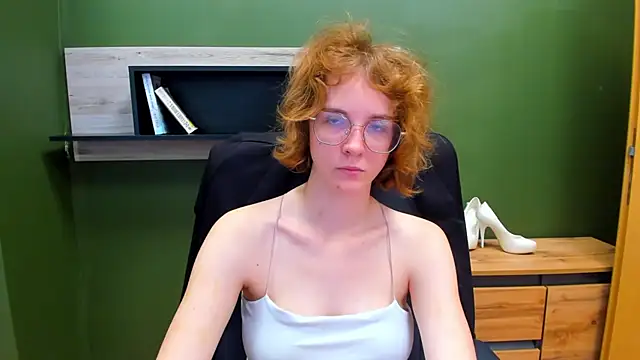 Snapshot of juicyPenny chatting on 09.09.25 juicyPenny online show from 09.09.25