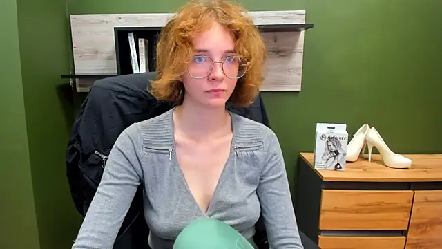 Snapshot of juicyPenny chatting on 09.12.25 juicyPenny online show from 09.12.25