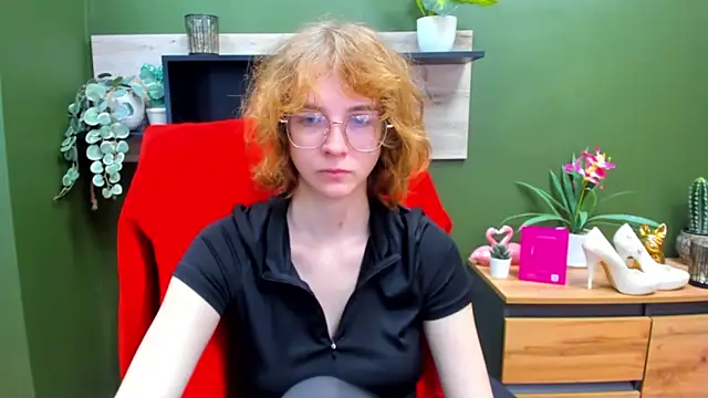 Snapshot of juicyPenny chatting on 11.04.25 juicyPenny online show from 11.04.25