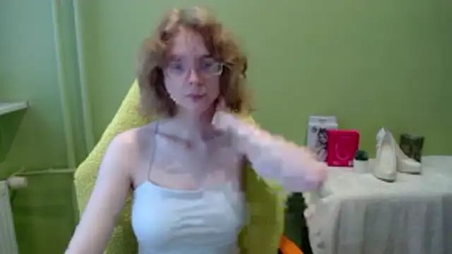 Snapshot of juicyPenny chatting on 11.17.25 juicyPenny online show from 11.17.25