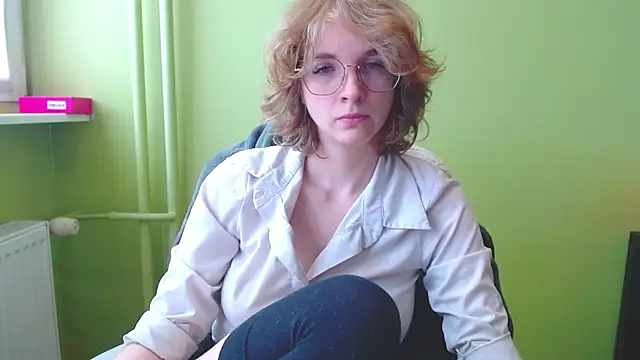 Snapshot of juicyPenny chatting on 05.24.26 juicyPenny online show from 05.24.26