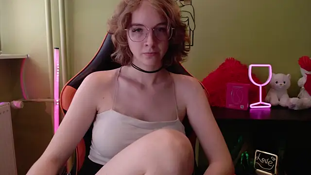 Snapshot of juicyPenny chatting on 05.26.26 juicyPenny online show from 05.26.26