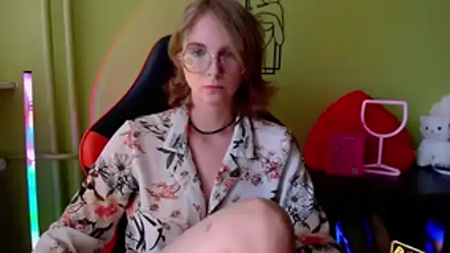 Snapshot of juicyPenny chatting on 06.08.26 juicyPenny online show from 06.08.26