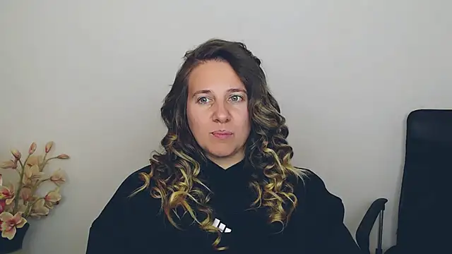 Snapshot of Darklure_ chatting on 09.29.25 Darklure online show from 09.29.25