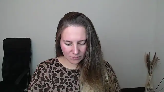 Snapshot of Darklure_ chatting on 11.07.25 Darklure online show from 11.07.25